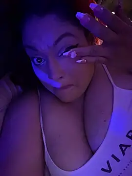 Snapshot of xHelloKitty chatting on 04-04-26, 12:46 xHelloKitty online show from 04-04-26, 12:46