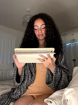 yasmingarcia online show from 10-27-25, 11:03