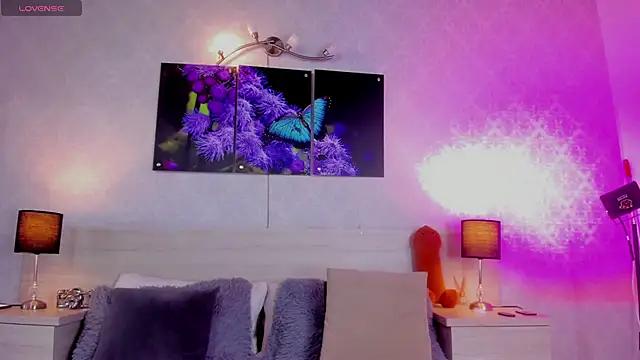 JenniferAuriston online show from 10-15-25, 08:42