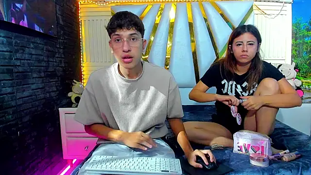 ChanellandMax online show from 11-23-25, 01:33