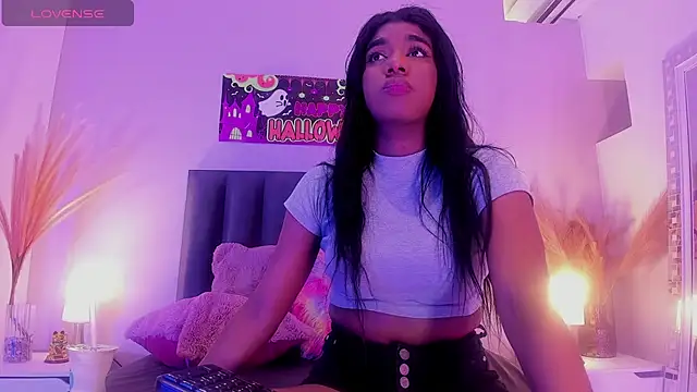 KendraChavez  online show from 10-21-25, 09:59