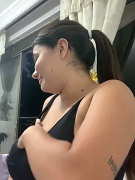 Laia Gomez online show from 11-17-25, 10:59