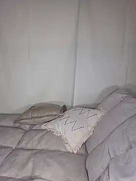 Melody1600 online show from 12-17-25, 08:37