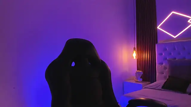 ZamabyCrucie online show from 11-21-25, 05:28