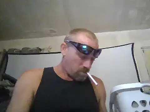 Snapshot of Eat_it_from_the_back chatting on 09-21-25, 06:48 Eat it from the back online show from 09-21-25, 06:48