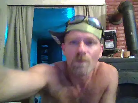 Snapshot of Eat_it_from_the_back chatting on 09-28-25, 10:53 Eat it from the back online show from 09-28-25, 10:53