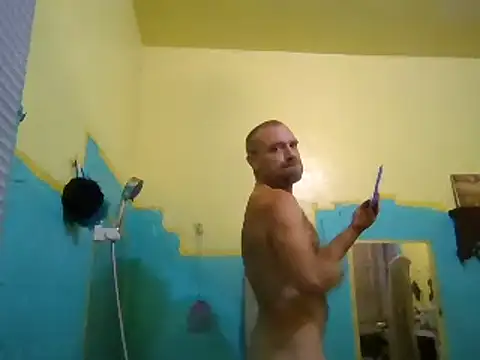 Snapshot of Eat_it_from_the_back chatting on 10-01-25, 01:44 Eat it from the back online show from 10-01-25, 01:44