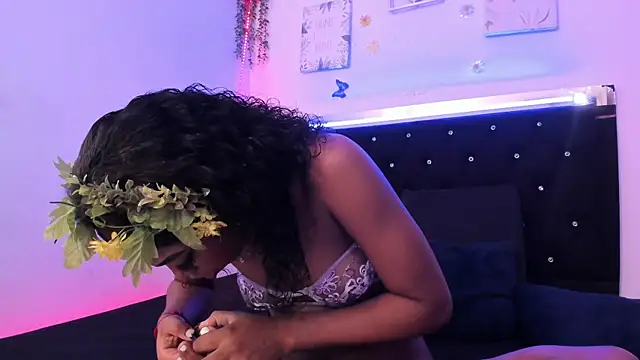 AkariRosetti online show from 10-18-25, 04:41