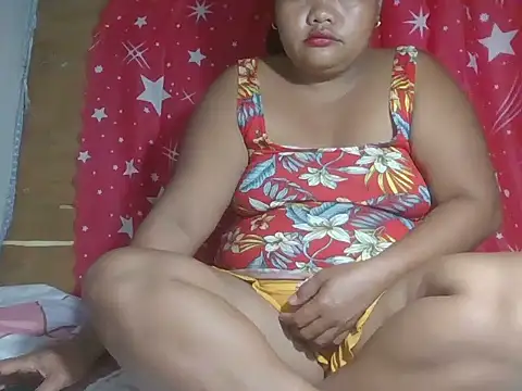 hot mom13 online show from 11-18-25, 05:06