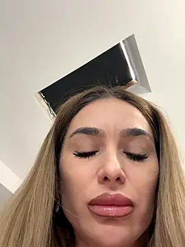 KaseyQuinn  online show from 10-05-25, 09:51