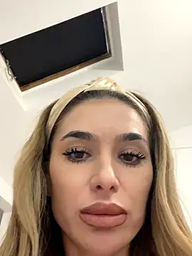 KaseyQuinn  online show from 10-08-25, 02:58