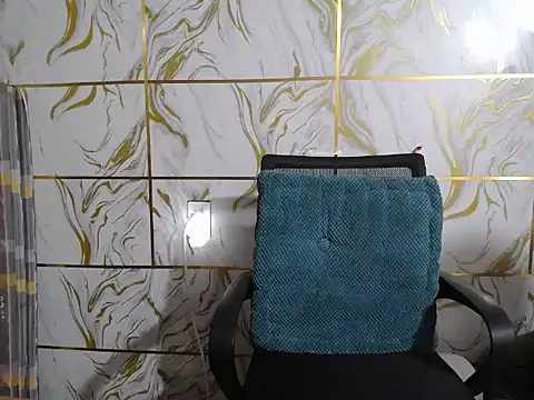 Lyzizi lovely09 online show from 04-01-26, 01:17