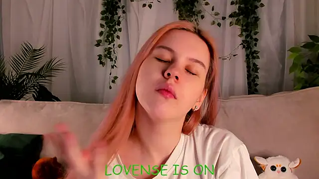 ElizSpieth online show from 10-10-25, 01:59