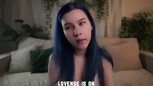 ElizSpieth online show from 12-16-25, 01:10