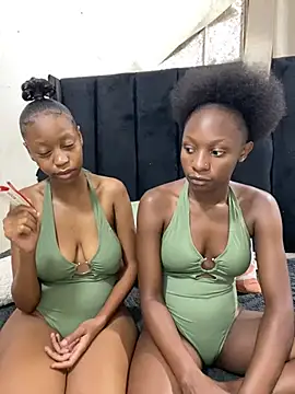 LonelyQueenxx25 online show from 03-04-26, 08:37