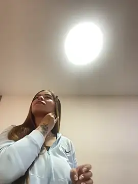 CharlotteBrownn  online show from 03-04-26, 09:32