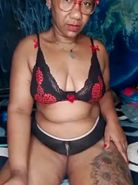 Snapshot of analgetica chatting on 11-24-25, 11:21 analgetica online show from 11-24-25, 11:21