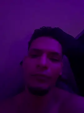 AlessandroKiing online show from 04-27-26, 07:17