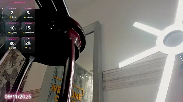 Snapshot of Sophi_Johnson chatting on 11-09-25, 05:28 Sophi Johnson online show from 11-09-25, 05:28