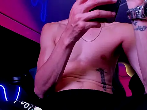 Damartinez27 online show from 10-19-25, 06:25