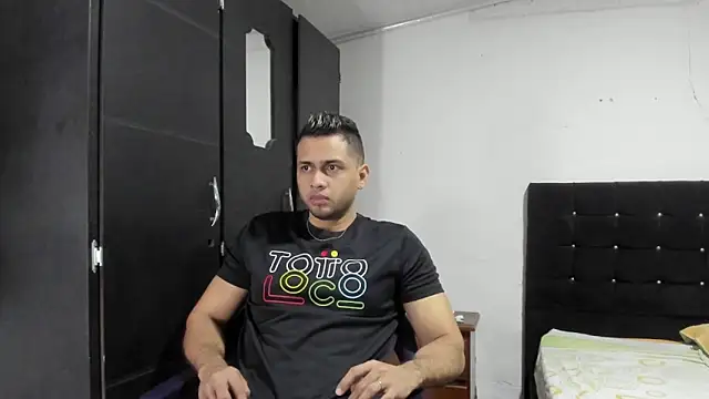 Snapshot of Ryan_xc1 chatting on 09-27-25, 02:49 Ryan xc1 online show from 09-27-25, 02:49