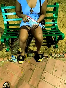 Snapshot of Mia-sensual chatting on 09-19-25, 04:14 Mia-sensual online show from 09-19-25, 04:14