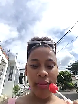 Snapshot of Mia-sensual chatting on 09-20-25, 07:15 Mia-sensual online show from 09-20-25, 07:15