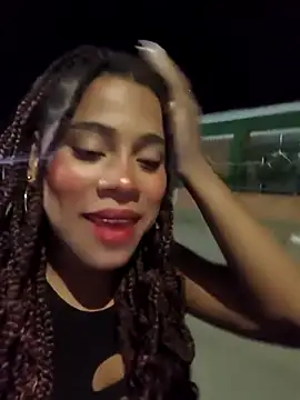 Snapshot of Mia-sensual chatting on 10-09-25, 04:32 Mia-sensual online show from 10-09-25, 04:32