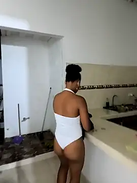 Snapshot of Mia-sensual chatting on 11-01-25, 01:51 Mia-sensual online show from 11-01-25, 01:51