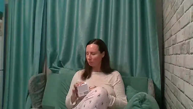 ALICAINWONDERLAND online show from 11-22-25, 08:19