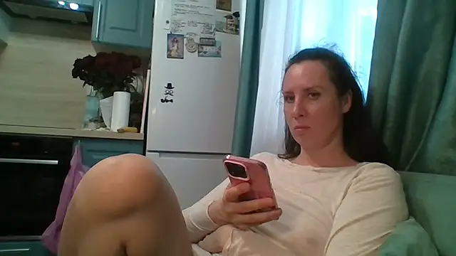 Snapshot of ALICAINWONDERLAND chatting on 05-13-26, 04:26 ALICAINWONDERLAND online show from 05-13-26, 04:26