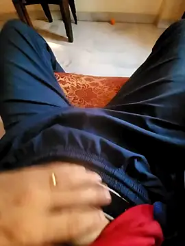 Snapshot of coupleyug chatting on 09-09-25, 10:04 coupleyug online show from 09-09-25, 10:04