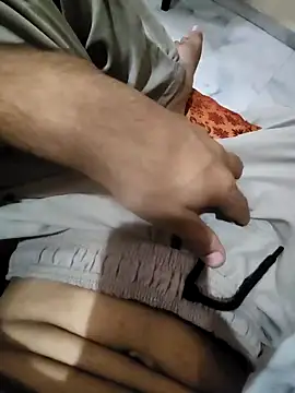 Snapshot of coupleyug chatting on 09-18-25, 05:59 coupleyug online show from 09-18-25, 05:59