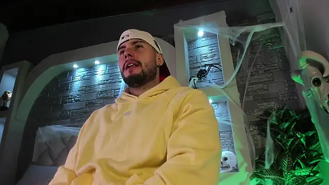 dominic de luca online show from 10-24-25, 01:46