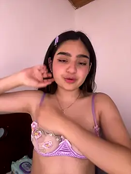 Snapshot of Clementyne30 chatting on 09-19-25, 12:23 Clementyne30 online show from 09-19-25, 12:23