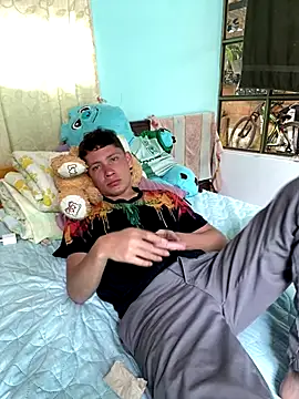 elfernh online show from 12-19-25, 04:14