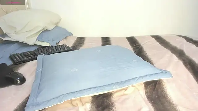 Snapshot of katitahotcam_ass chatting on 10-10-25, 10:20 katitahotcam ass online show from 10-10-25, 10:20