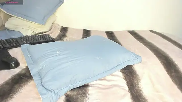 Snapshot of katitahotcam_ass chatting on 10-11-25, 10:41 katitahotcam ass online show from 10-11-25, 10:41