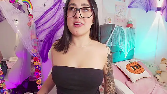 justonecute online show from 10-05-25, 11:24