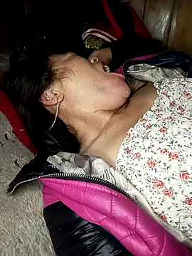 Snapshot of CoMay003 chatting on 01-06-26, 09:39 CoMay003 online show from 01-06-26, 09:39