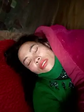 Snapshot of CoMay003 chatting on 01-09-26, 12:24 CoMay003 online show from 01-09-26, 12:24