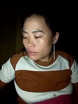 Snapshot of CoMay003 chatting on 01-09-26, 01:25 CoMay003 online show from 01-09-26, 01:25