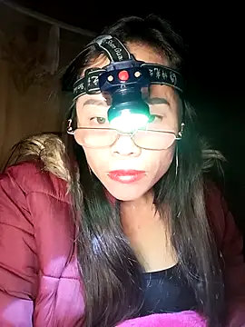 Snapshot of CoMay003 chatting on 01-11-26, 04:45 CoMay003 online show from 01-11-26, 04:45