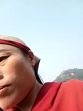 Snapshot of CoMay003 chatting on 01-13-26, 01:44 CoMay003 online show from 01-13-26, 01:44