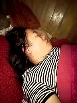 Snapshot of CoMay003 chatting on 01-14-26, 05:07 CoMay003 online show from 01-14-26, 05:07