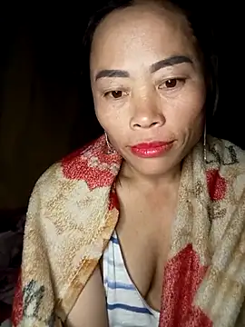 Snapshot of CoMay003 chatting on 01-18-26, 01:20 CoMay003 online show from 01-18-26, 01:20