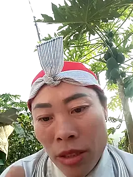 Snapshot of CoMay003 chatting on 01-19-26, 09:13 CoMay003 online show from 01-19-26, 09:13