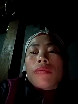 Snapshot of CoMay003 chatting on 02-04-26, 11:05 CoMay003 online show from 02-04-26, 11:05