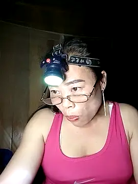 Snapshot of CoMay003 chatting on 02-10-26, 05:06 CoMay003 online show from 02-10-26, 05:06