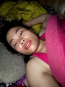 Snapshot of CoMay003 chatting on 02-13-26, 12:17 CoMay003 online show from 02-13-26, 12:17